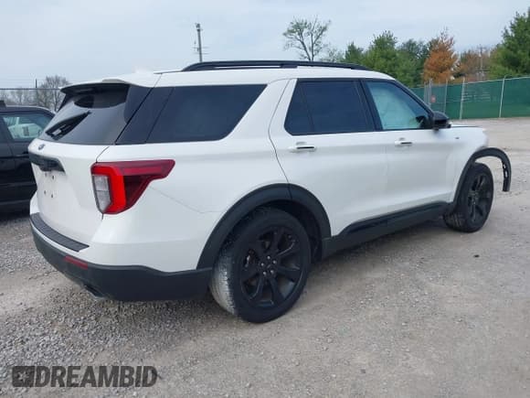 ✅ 2023 Ford Explorer ST-Line • VIN: 1FMSK7KH4PGA01664 • Lot: 42019932. Wystawiony na IAAI z przebiegiem 84 530 mil. Bezpłatny archiwum sprzedaży aukcyjnych z USA i szczegółowy raport historii pojazdu na DreamBid. Zdjęcie 4.