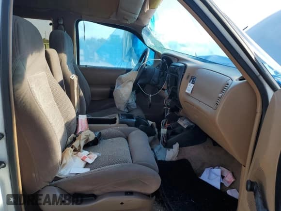 ✅ 1996 Mazda B-Series • VIN: 4F4CR17X6TTM26619 • Lot: 68478145. Listed on Copart with 156,595 mi. Free auction sales archive from the USA and detailed vehicle history report at DreamBid. Image 7.