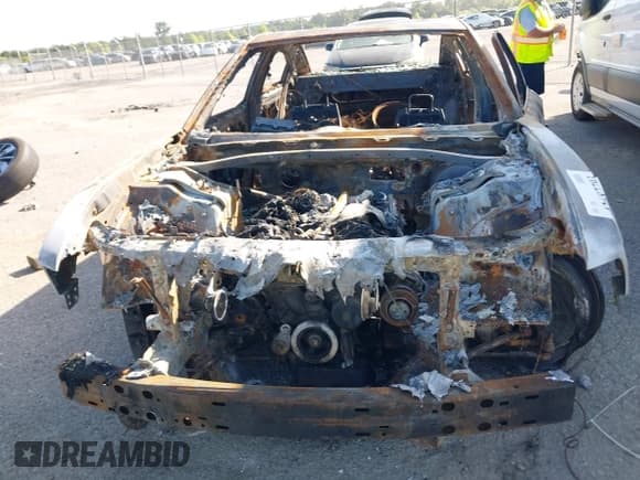 ✅ 2013 Dodge Charger SE • VIN: 2C3CDXBG6DH622130 • Lot: 42687793. Listed on IAAI with Not provided. Free auction sales archive from the USA and detailed vehicle history report at DreamBid. Image 6.