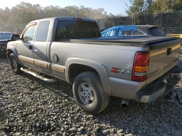 ✅ 2002 Chevrolet Silverado 1500 LT • VIN: 2GCEK19T821195436 • Лот: 77324344. Опубликован ранее на Copart с пробегом 117 903 миль. Бесплатный доступ к архиву аукционных продаж из США и подробный отчёт об истории автомобиля на DreamBid. Изображение 2.