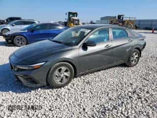 2025 Hyundai Elantra SE с VIN KMHLL4DG6SU852573, выставлен на аукционе Copart как лот 81865925 с пробегом 20 419 миль миль и Списание • Salvage title. История ставок и продаж доступна на DreamBid. Изображение 1.