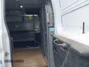 ✅ 2017 Ford Transit • VIN: 1FTYE1ZMXHKA13581 • Lot: 42638547. Wystawiony na IAAI z przebiegiem 252 913 mil. Bezpłatny archiwum sprzedaży aukcyjnych z USA i szczegółowy raport historii pojazdu na DreamBid. Zdjęcie 8.