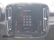 ✅ 2021 Volvo XC40 • VIN: YV4ED3UR8M2565124 • Lot: 42404610. Wystawiony na IAAI z przebiegiem 71 597 mil. Bezpłatny archiwum sprzedaży aukcyjnych z USA i szczegółowy raport historii pojazdu na DreamBid. Zdjęcie 19.