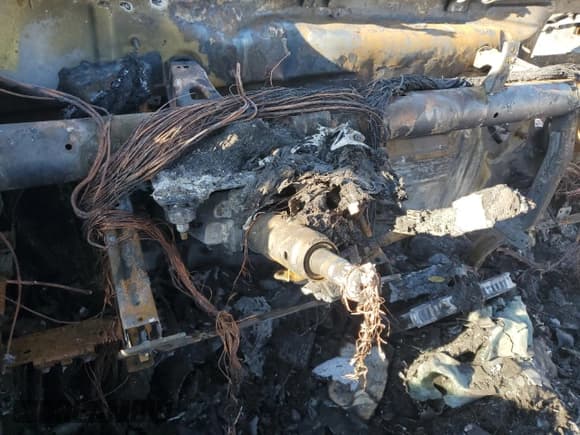 ✅ 2019 Chevrolet Silverado 1500 LT • VIN: 1GCUYDED5KZ189059 • Lot: 70022384. Wystawiony na Copart z przebiegiem Nie podano. Bezpłatny archiwum sprzedaży aukcyjnych z USA i szczegółowy raport historii pojazdu na DreamBid. Zdjęcie 9.