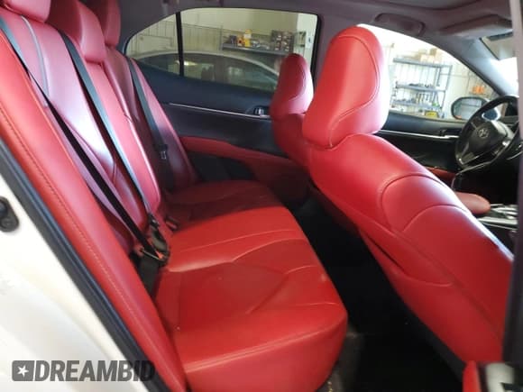 ✅ 2018 Toyota Camry XSE • VIN: 4T1B61HKXJU115889 • Lot: 85898695. Listed on Copart with 118,388 mi. Free auction sales archive from the USA and detailed vehicle history report at DreamBid. Image 10.