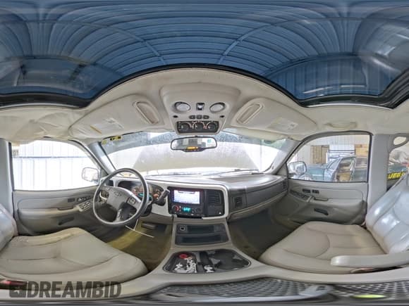 ✅ 2004 Chevrolet Tahoe LT • VIN: 1GNEC13Z54R264420 • Lot: 70382425. Listed on Copart with 201,894 mi. Free auction sales archive from the USA and detailed vehicle history report at DreamBid. Image 15.