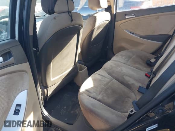 ✅ 2014 Hyundai Accent GLS • VIN: KMHCT4AE1EU731411 • Lot: 43477916. Wystawiony na IAAI z przebiegiem 180 921 mil. Bezpłatny archiwum sprzedaży aukcyjnych z USA i szczegółowy raport historii pojazdu na DreamBid. Zdjęcie 8.