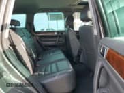 ✅ 2008 Volkswagen Touareg V6 • VIN: WVGBE77L38D056274 • Lot: 90029405. Wystawiony na Copart z przebiegiem Nie podano. Bezpłatny archiwum sprzedaży aukcyjnych z USA i szczegółowy raport historii pojazdu na DreamBid. Zdjęcie 11.