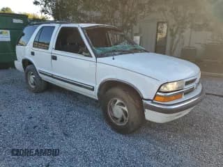 ✅ 2001 Chevrolet Blazer LT • VIN: 1GNDT13W61K200876 • Lot: 84407955. Wystawiony na Copart z przebiegiem 227 653 mil. Bezpłatny archiwum sprzedaży aukcyjnych z USA i szczegółowy raport historii pojazdu na DreamBid. Zdjęcie 4.
