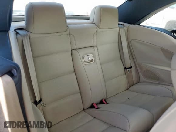 ✅ 2010 Volkswagen Eos Komfort • VIN: WVWBA7AH1AV011483 • Лот: 69276745. Опубликован ранее на Copart с пробегом 92 483 миль. Бесплатный доступ к архиву аукционных продаж из США и подробный отчёт об истории автомобиля на DreamBid. Изображение 10.