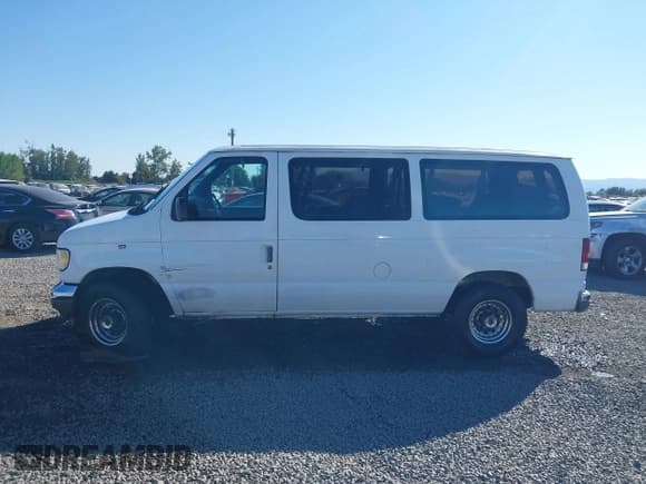 ✅ 1995 Ford Econoline Cargo • VIN: 1FBHE31G7SHC09293 • Lot: 42820648. Wystawiony na IAAI z przebiegiem 202 935 mil. Bezpłatny archiwum sprzedaży aukcyjnych z USA i szczegółowy raport historii pojazdu na DreamBid. Zdjęcie 14.