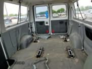 ✅ 2011 Ford Econoline Passenger XL • VIN: 1FBNE3BL4BDA01801 • Lot: 54545815. Wystawiony na Copart z przebiegiem 903 440 mil. Bezpłatny archiwum sprzedaży aukcyjnych z USA i szczegółowy raport historii pojazdu na DreamBid. Zdjęcie 10.