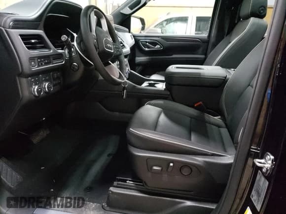 ✅ 2024 GMC Yukon SLT • VIN: 1GKS2BKDXRR331079 • Lot: 79533764. Wystawiony na Copart z przebiegiem 8 233 mil. Bezpłatny archiwum sprzedaży aukcyjnych z USA i szczegółowy raport historii pojazdu na DreamBid. Zdjęcie 7.