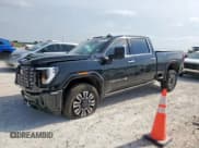 ✅ 2025 GMC Sierra 2500HD Denali Ultimate • VIN: 1GT4UXEY7SF194913 • Lot: 56927885. Wystawiony na Copart z przebiegiem 4 755 mil. Bezpłatny archiwum sprzedaży aukcyjnych z USA i szczegółowy raport historii pojazdu na DreamBid. Zdjęcie 1.