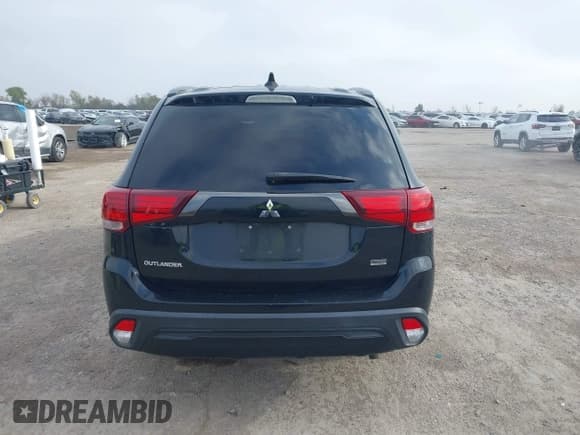✅ 2020 Mitsubishi Outlander SE • VIN: JA4AD3A34LZ032138 • Lot: 43870830. Listed on IAAI with 176,189 mi. Free auction sales archive from the USA and detailed vehicle history report at DreamBid. Image 16.