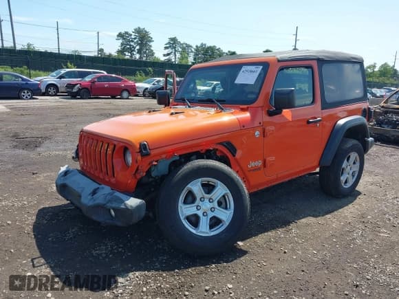 ✅ 2018 Jeep Wrangler Sport • VIN: 1C4GJXAN3JW235926 • Лот: 42518661. Опубликован ранее на IAAI с пробегом 63 440 миль. Бесплатный доступ к архиву аукционных продаж из США и подробный отчёт об истории автомобиля на DreamBid. Изображение 2.