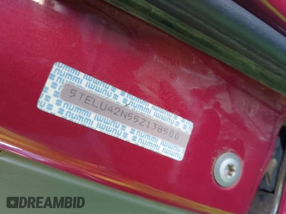 ✅ 2005 Toyota Tacoma • VIN: 5TELU42N55Z138500 • Lot: 41260861. Listed on IAAI with 248,957 mi. Free auction sales archive from the USA and detailed vehicle history report at DreamBid. Image 9.