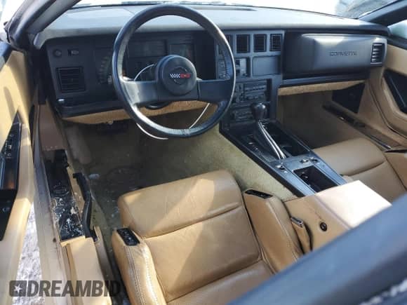 1984 Chevrolet Corvette с VIN 1G1AY0780E5141095, выставлен на аукционе Copart как лот 85854064 с пробегом 43 650 миль миль и Чистый • Clean title. История ставок и продаж доступна на DreamBid. Изображение 8.