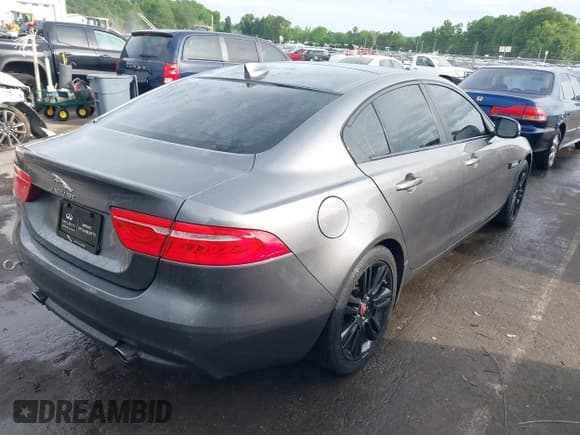 ✅ 2017 Jaguar XE 25t Prestige • VIN: SAJAE4BG0HA966847 • Лот: 42098466. Опубликован ранее на IAAI с пробегом 73 769 миль. Бесплатный доступ к архиву аукционных продаж из США и подробный отчёт об истории автомобиля на DreamBid. Изображение 4.