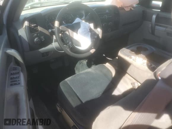 ✅ 2011 Chevrolet Silverado 2500HD Work Truck • VIN: 1GC2KVEG9BZ235369 • Lot: 81783075. Wystawiony na Copart z przebiegiem 276 099 mil. Bezpłatny archiwum sprzedaży aukcyjnych z USA i szczegółowy raport historii pojazdu na DreamBid. Zdjęcie 8.