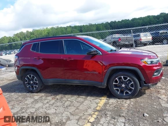 ✅ 2022 Jeep Compass Latitude • VIN: 3C4NJCBB6NT119409 • Lot: 42514177. Listed on IAAI with 103,225 mi. Free auction sales archive from the USA and detailed vehicle history report at DreamBid. Image 13.