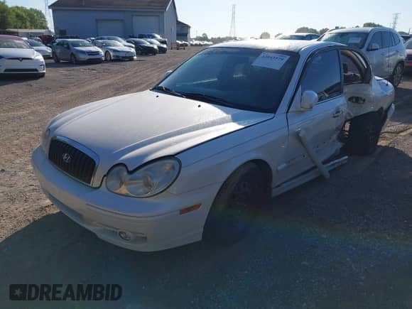2004 Hyundai Sonata с VIN KMHWF25H54A004513, выставлен на аукционе IAAI как лот 43043579 с пробегом 180 870 миль миль и . История ставок и продаж доступна на DreamBid. Изображение 17.