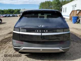 2024 Hyundai Ioniq 5 SE z VIN KM8KM4DEXRU247828, wystawiony jako Copart lot #61348974 z przebiegiem 1 070 mil mil oraz Szkoda całkowita • Salvage title. Historia ofert i sprzedaży dostępna na DreamBid. Obrazek 6.