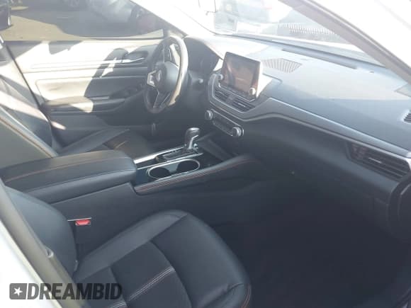 ✅ 2024 Nissan Altima SR • VIN: 1N4BL4CV1RN377201 • Lot: 43491774. Wystawiony na IAAI z przebiegiem 14 713 mil. Bezpłatny archiwum sprzedaży aukcyjnych z USA i szczegółowy raport historii pojazdu na DreamBid. Zdjęcie 5.