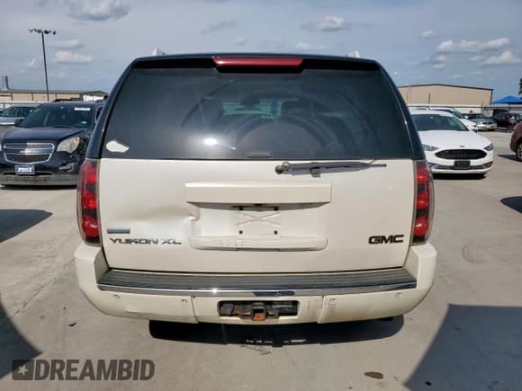 ✅ 2012 GMC Yukon XL Denali • VIN: 1GKS2MEF8CR293173 • Lot: 60157105. Listed on Copart with 336,706 mi. Free auction sales archive from the USA and detailed vehicle history report at DreamBid. Image 6.