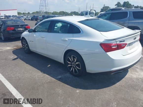 2020 Chevrolet Malibu RS z VIN 1G1ZG5STXLF157214, wystawiony jako IAAI lot #43240328 z przebiegiem 35 970 mil mil oraz . Historia ofert i sprzedaży dostępna na DreamBid. Obrazek 3.