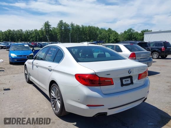 ✅ 2020 BMW 5 Series 540i xDrive • VIN: WBAJS3C07LCE31112 • Lot: 42547409. Wystawiony na IAAI z przebiegiem 42 093 mil. Bezpłatny archiwum sprzedaży aukcyjnych z USA i szczegółowy raport historii pojazdu na DreamBid. Zdjęcie 3.