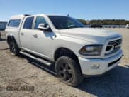✅ 2018 Ram 2500 Laramie • VIN: 3C6UR5FL4JG400590 • Lot: 90141745. Wystawiony na Copart z przebiegiem 77 795 mil. Bezpłatny archiwum sprzedaży aukcyjnych z USA i szczegółowy raport historii pojazdu na DreamBid. Zdjęcie 4.