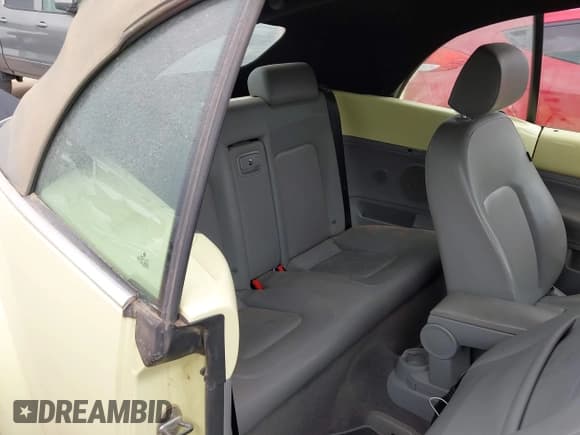 ✅ 2006 Volkswagen Beetle • VIN: 3VWRF31Y46M316466 • Lot: 42638033. Listed on IAAI with 53,138 mi. Free auction sales archive from the USA and detailed vehicle history report at DreamBid. Image 8.