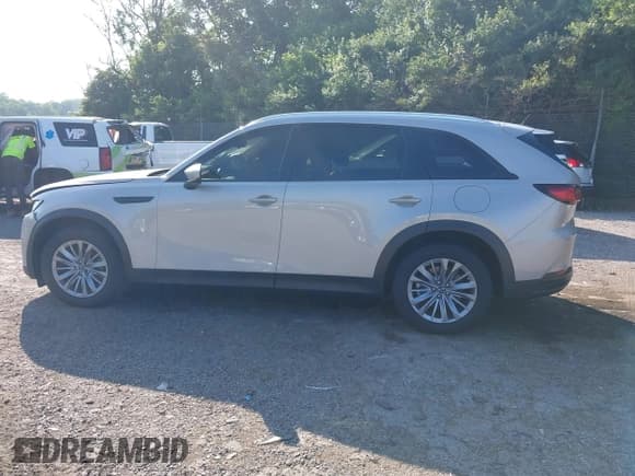 ✅ 2024 Mazda CX-90 Preferred Plus • VIN: JM3KKCHD5R1103456 • Lot: 42659981. Wystawiony na IAAI z przebiegiem 20 135 mil. Bezpłatny archiwum sprzedaży aukcyjnych z USA i szczegółowy raport historii pojazdu na DreamBid. Zdjęcie 15.