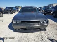 ✅ 2012 Dodge Challenger SRT-8 392 • VIN: 2C3CDYCJ2CH224850 • Lot: 79885004. Wystawiony na Copart z przebiegiem Nie podano. Bezpłatny archiwum sprzedaży aukcyjnych z USA i szczegółowy raport historii pojazdu na DreamBid. Zdjęcie 5.