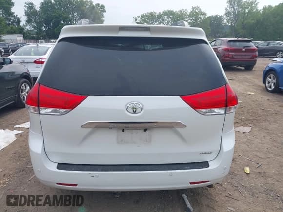 ✅ 2012 Toyota Sienna XLE AAS • VIN: 5TDYK3DCXCS271619 • Lot: 42887364. Listed on IAAI with 155,064 mi. Free auction sales archive from the USA and detailed vehicle history report at DreamBid. Image 16.