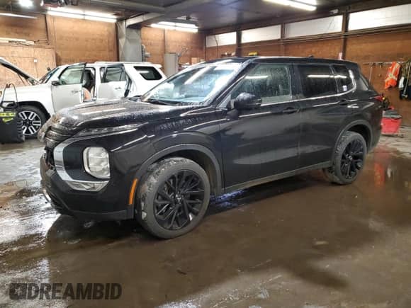 2024 Mitsubishi Outlander SE with VIN JA4J4VA85RZ022041, listed as a Copart auction lot 83847735 with 23,114 mi miles and Salvage title. Bid and sale history available at DreamBid. Image 1.