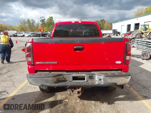 ✅ 2006 Chevrolet Silverado 2500HD LT3 • VIN: 1GCHK23D26F168025 • Лот: 43477023. Опубликован ранее на IAAI с пробегом 315 243 миль. Бесплатный доступ к архиву аукционных продаж из США и подробный отчёт об истории автомобиля на DreamBid. Изображение 16.