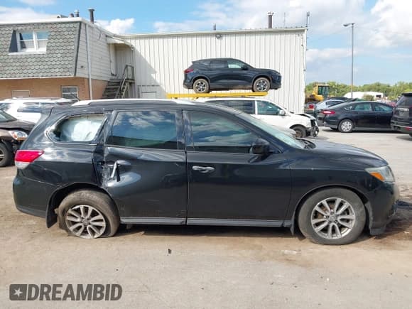 ✅ 2016 Nissan Pathfinder Platinum • VIN: 5N1AR2MM1GC668395 • Lot: 43306315. Listed on IAAI with 157,594 mi. Free auction sales archive from the USA and detailed vehicle history report at DreamBid. Image 13.