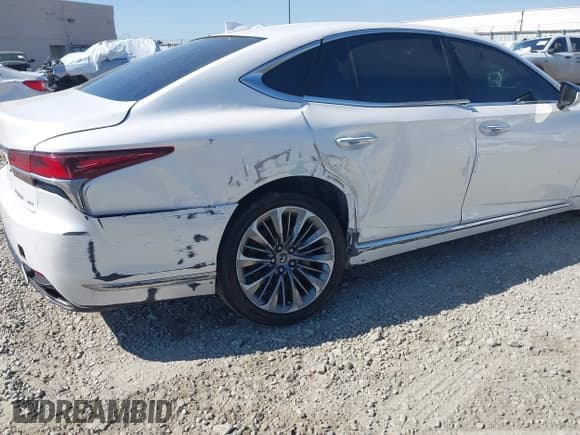 ✅ 2018 Lexus LS 500 • VIN: JTHC51FF0J5001992 • Lot: 41785989. Listed on IAAI with 53,957 mi. Free auction sales archive from the USA and detailed vehicle history report at DreamBid. Image 6.
