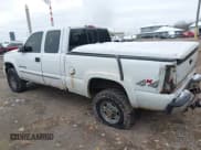 ✅ 2005 GMC Sierra 2500HD SLT • VIN: 1GTHK29U95E109808 • Lot: 43682215. Wystawiony na IAAI z przebiegiem 304 334 mil. Bezpłatny archiwum sprzedaży aukcyjnych z USA i szczegółowy raport historii pojazdu na DreamBid. Zdjęcie 14.