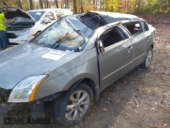 ✅ 2011 Nissan Sentra S • VIN: 3N1AB6AP9BL659958 • Lot: 43686021. Listed on IAAI with 137,920 mi. Free auction sales archive from the USA and detailed vehicle history report at DreamBid. Image 6.