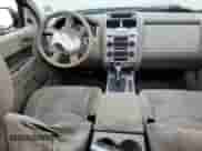 2011 Mercury Mariner z VIN 4M2CN8B77BKJ04820, wystawiony jako Copart lot #77322383 z przebiegiem Nie podano mil oraz Szkoda całkowita • Salvage title. Historia ofert i sprzedaży dostępna na DreamBid. Obrazek 8.