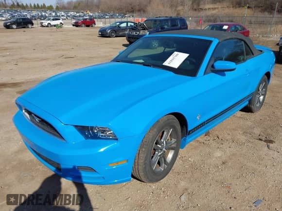 2014 Ford Mustang V6 с VIN 1ZVBP8EM9E5210585, выставлен на аукционе IAAI как лот 41815769 с пробегом Не указан миль и . История ставок и продаж доступна на DreamBid. Изображение 2.