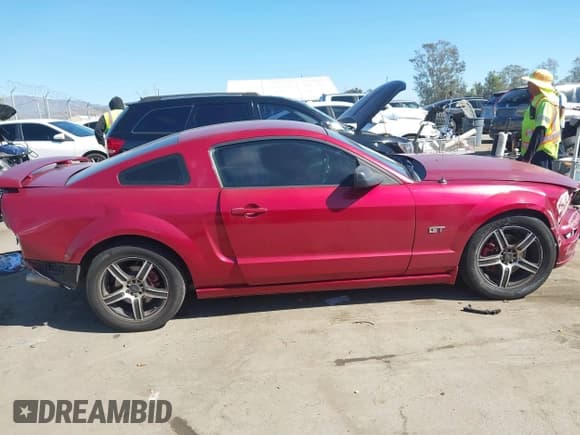 ✅ 2007 Ford Mustang GT Deluxe • VIN: 1ZVFT82H475215524 • Lot: 43472502. Listed on IAAI with 193,059 mi. Free auction sales archive from the USA and detailed vehicle history report at DreamBid. Image 14.