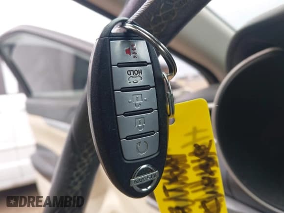 ✅ 2016 Nissan Maxima SL • VIN: 1N4AA6AP6GC431070 • Lot: 42003568. Wystawiony na IAAI z przebiegiem 99 748 mil. Bezpłatny archiwum sprzedaży aukcyjnych z USA i szczegółowy raport historii pojazdu na DreamBid. Zdjęcie 11.