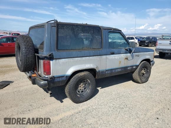 ✅ 1990 Ford Bronco • VIN: 1FMCU14T4LUB20579 • Лот: 70442615. Опубликован ранее на Copart с пробегом 1 821 миль. Бесплатный доступ к архиву аукционных продаж из США и подробный отчёт об истории автомобиля на DreamBid. Изображение 3.