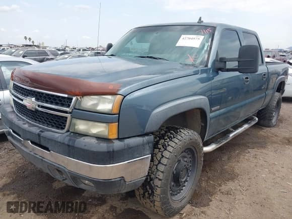 ✅ 2006 Chevrolet Silverado 2500HD LT3 • VIN: 1GCHK23D46F179396 • Лот: 42704575. Опубликован ранее на IAAI с пробегом 239 679 миль. Бесплатный доступ к архиву аукционных продаж из США и подробный отчёт об истории автомобиля на DreamBid. Изображение 16.