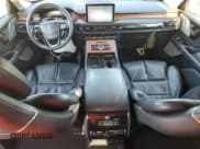 ✅ 2020 Lincoln Aviator Reserve • VIN: 5LM5J7XC1LGL19620 • Lot: 81866965. Wystawiony na Copart z przebiegiem 110 788 mil. Bezpłatny archiwum sprzedaży aukcyjnych z USA i szczegółowy raport historii pojazdu na DreamBid. Zdjęcie 8.