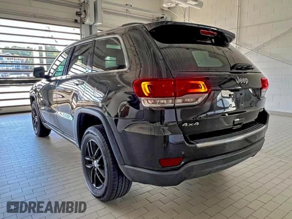 ✅ 2017 Jeep Grand Cherokee Limited • VIN: 1C4RJFBGXHC861214 • Лот: 96277665. Опубликован ранее на Copart с пробегом 98 685 миль. Бесплатный доступ к архиву аукционных продаж из США и подробный отчёт об истории автомобиля на DreamBid. Изображение 3.